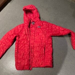 Patagonia men's size MEDIUM MacroPuff hoody
